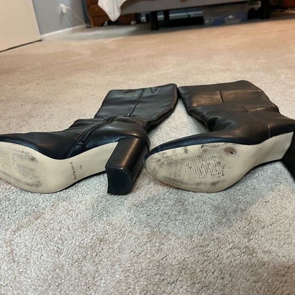 Women’s Charles David black heeled boots - Picture 3 of 6